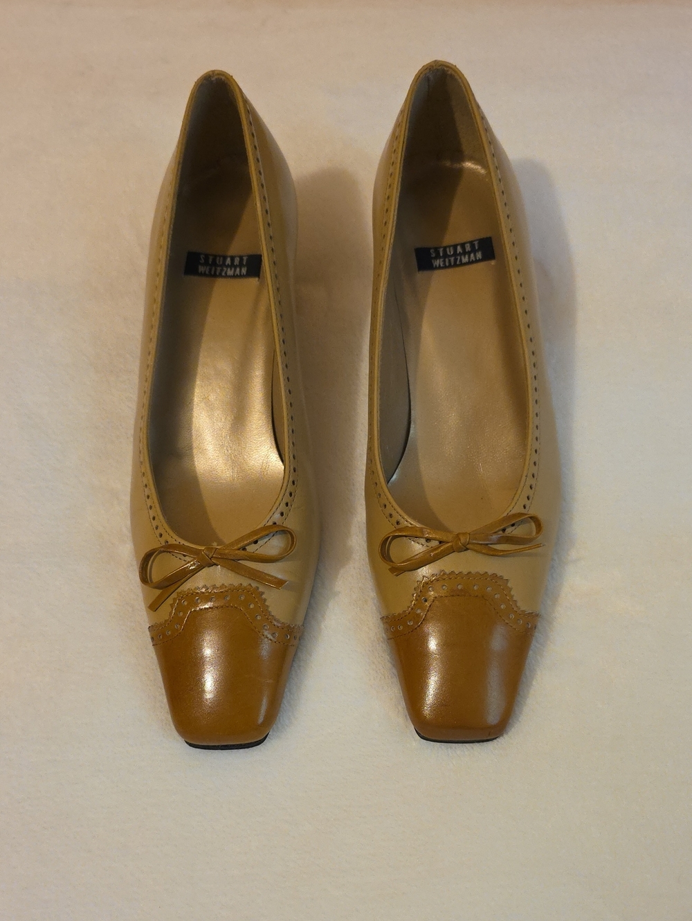 Stuart Weitzman Two-Tone Tan and Beige Leather Block/Kitten Healed Pumps Size 4A